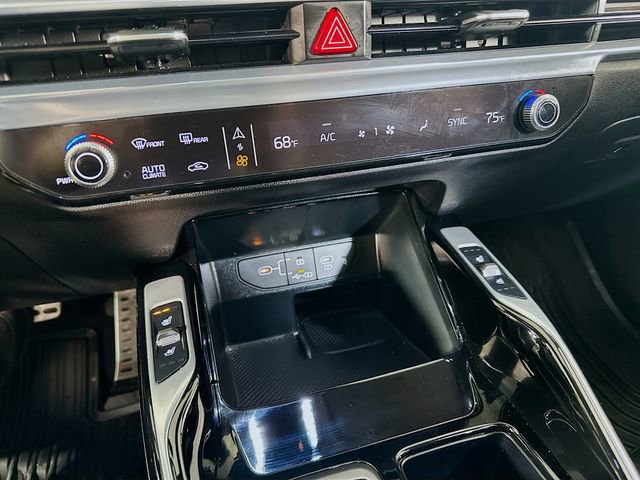 Used 2025 Kia Sorento SX image 23