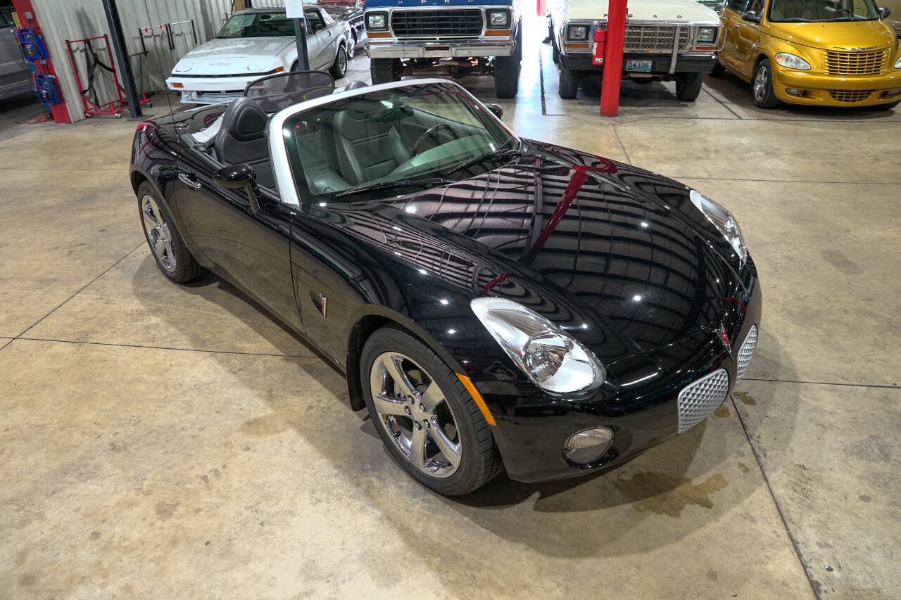 Used 2006 Pontiac Solstice Convertible w/ Premium Package RWD image 14