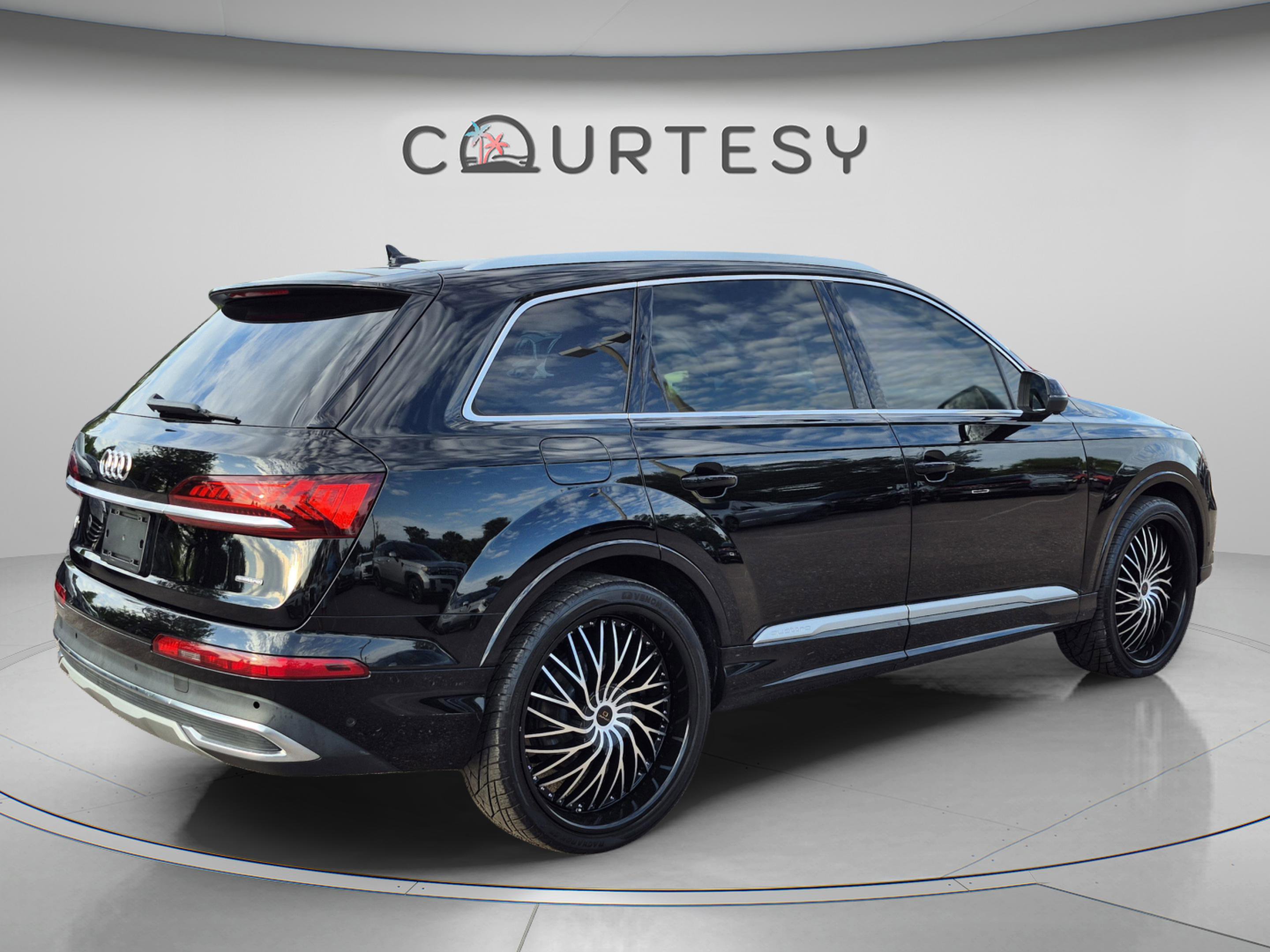 Used 2020 Audi Q7 3.0T Premium Plus AWD/4WD image 5
