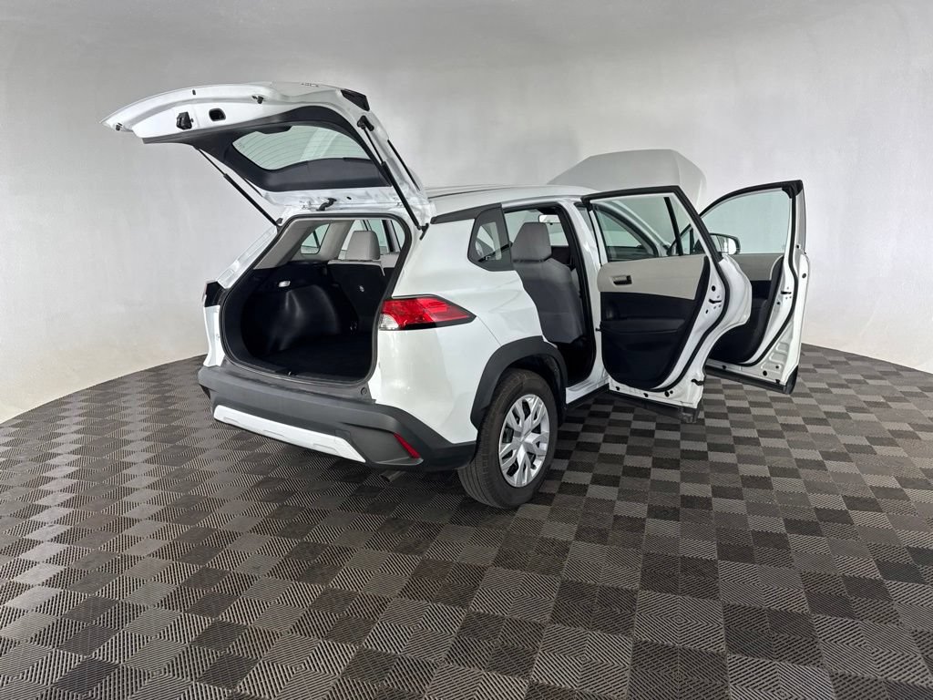 Used 2023 Toyota Corolla Cross L AWD/4WD image 15