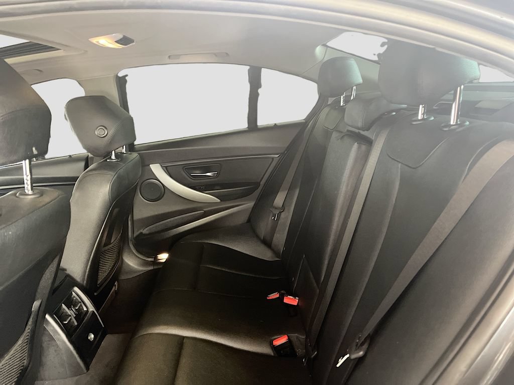 Used 2018 BMW 320i Sedan w/ Convenience Package RWD image 23