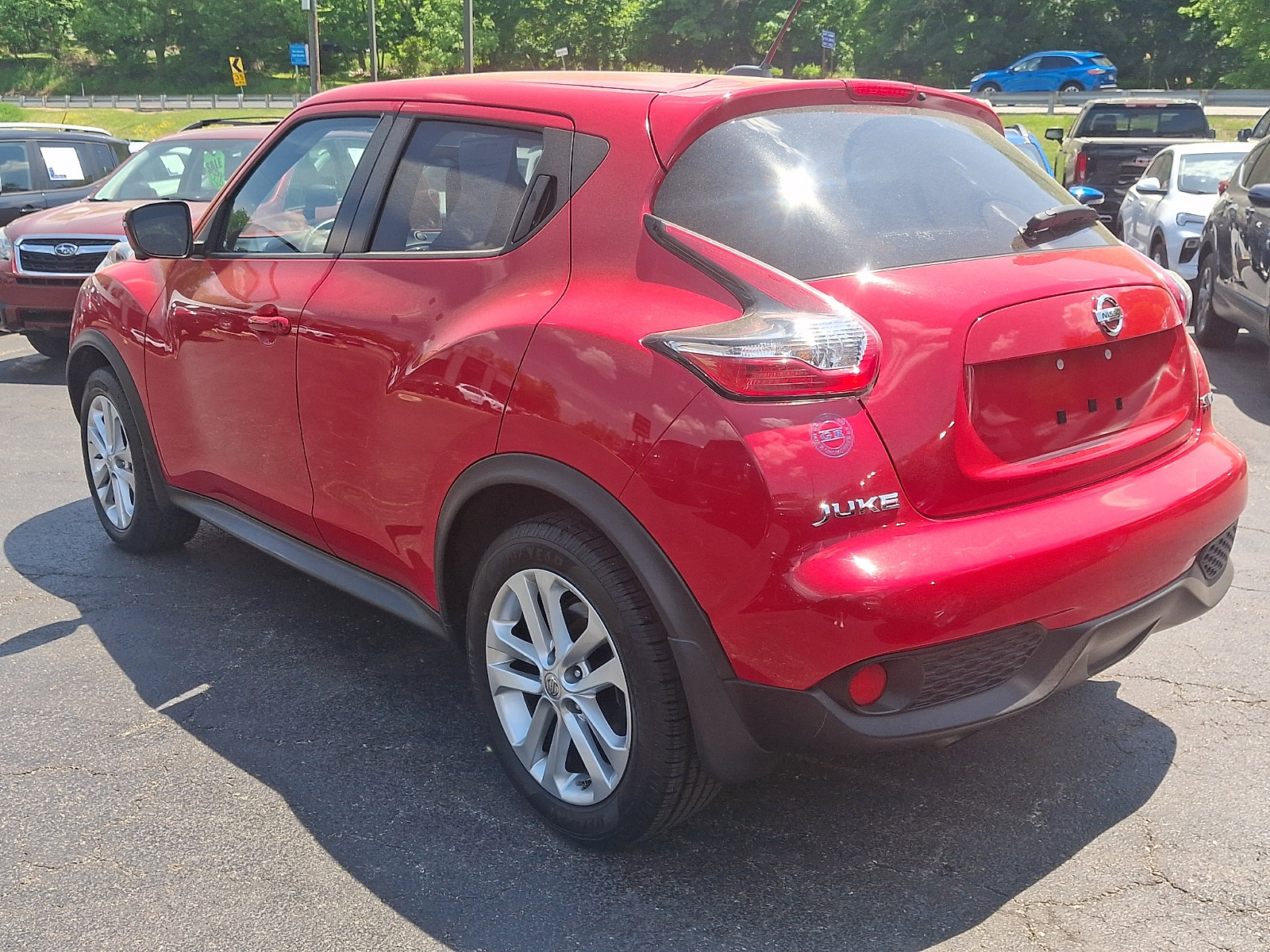 Used 2016 Nissan Juke SV w/ Technology Package AWD/4WD image 4