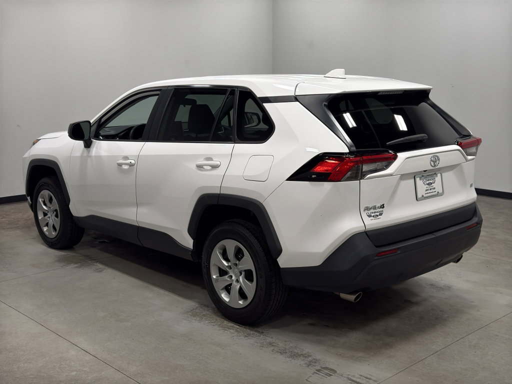 Used 2022 Toyota RAV4 LE image 6