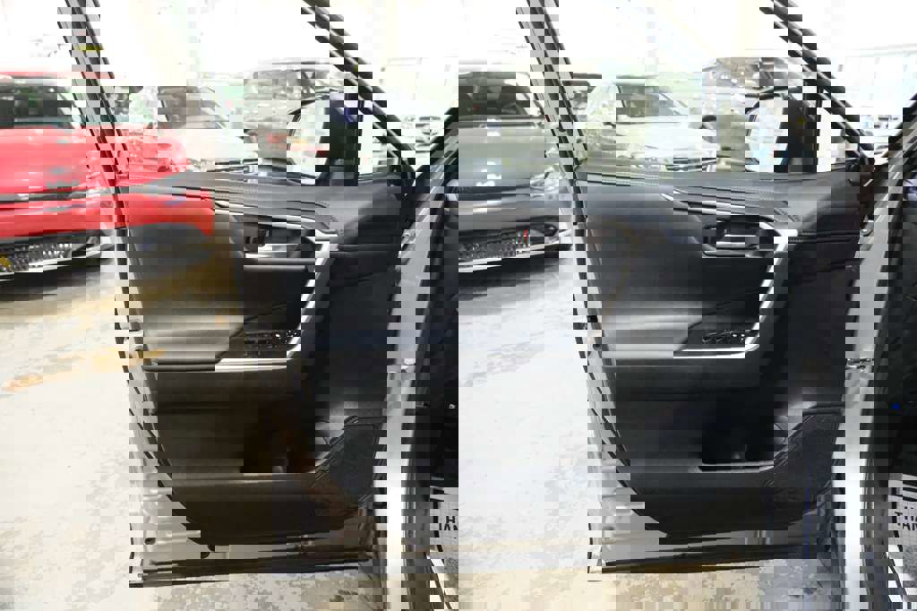 Used 2021 Toyota RAV4 XSE image 17