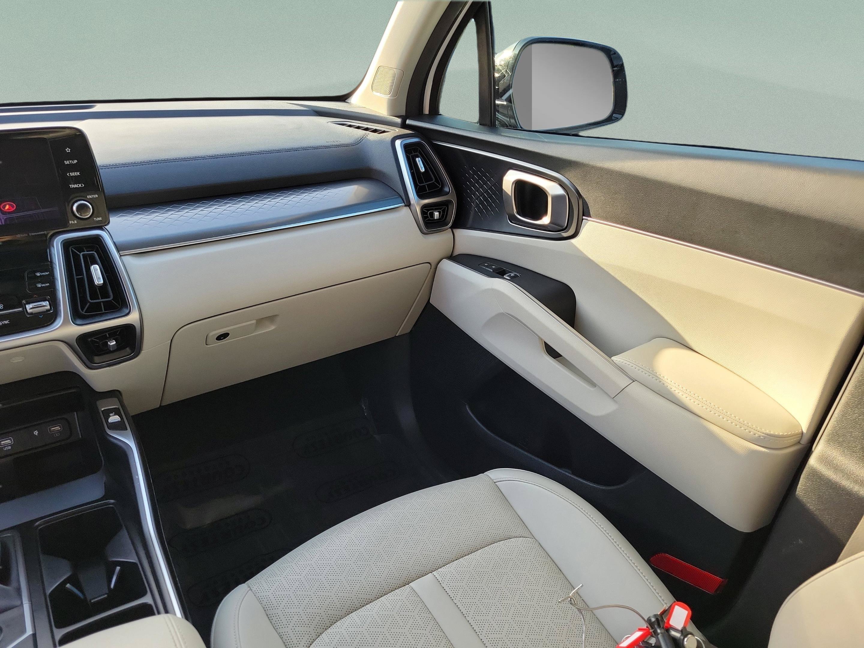 Used 2023 Kia Sorento S w/ Panoramic Sunroof Package FWD image 11