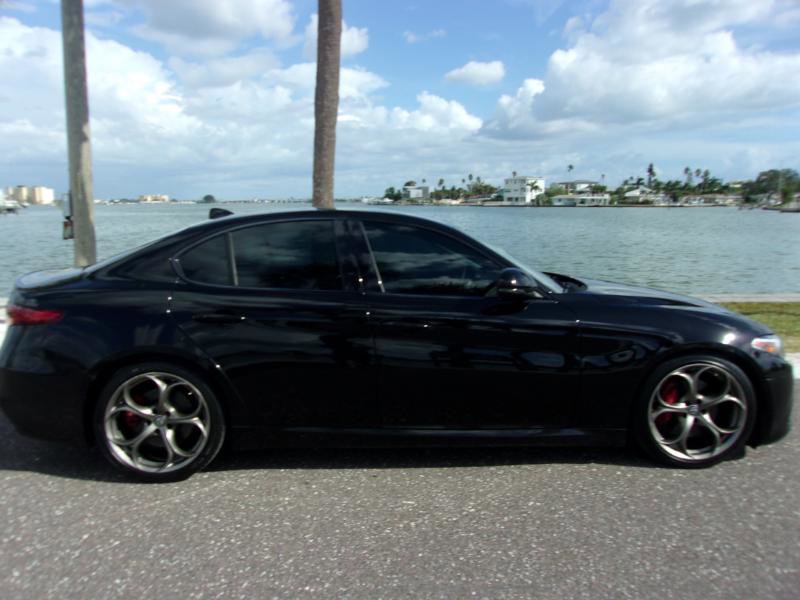 Used 2017 Alfa Romeo Giulia Ti w/ TI 19" Sport Package image 7