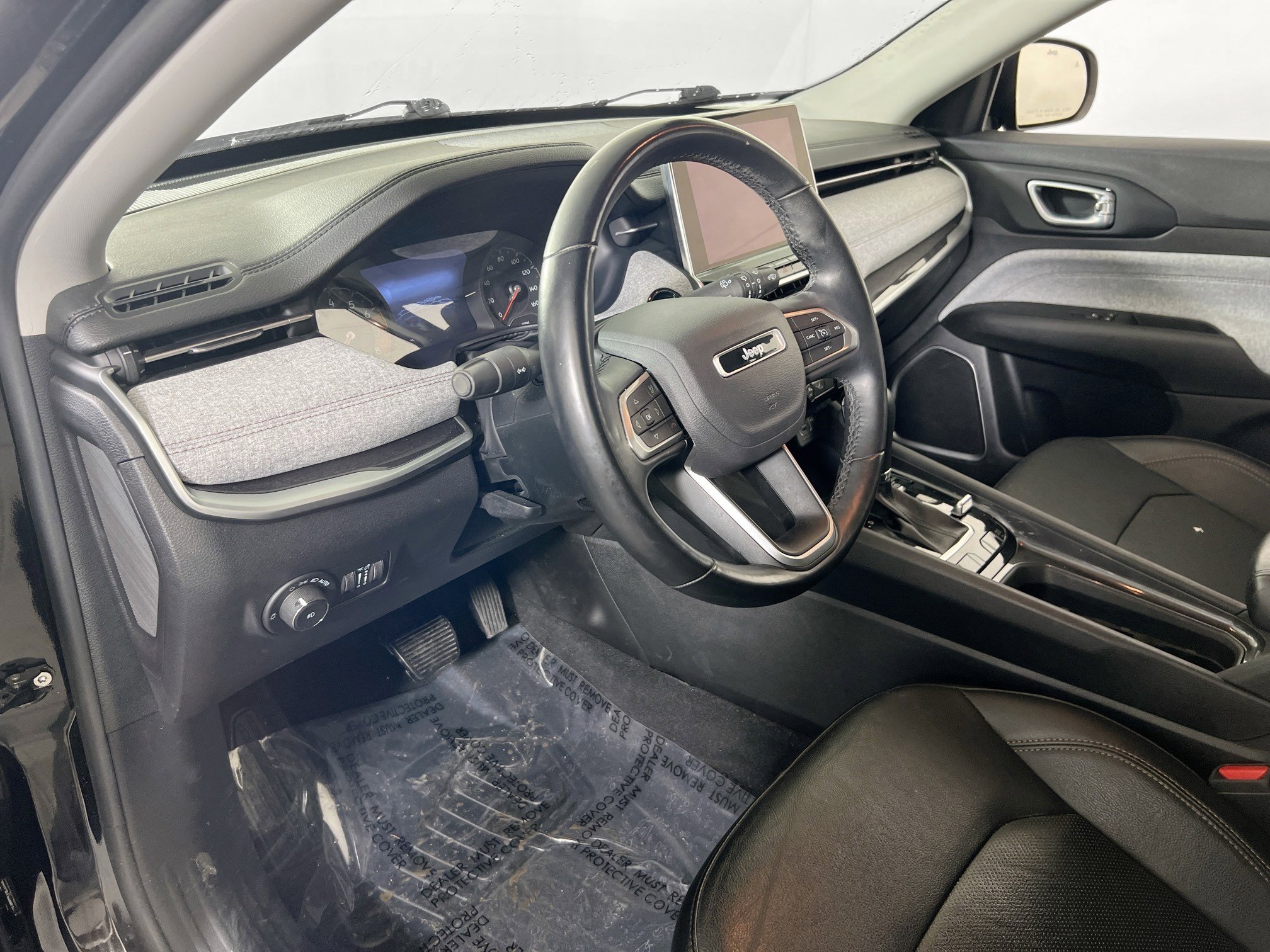 Used 2022 Jeep Compass Latitude image 9