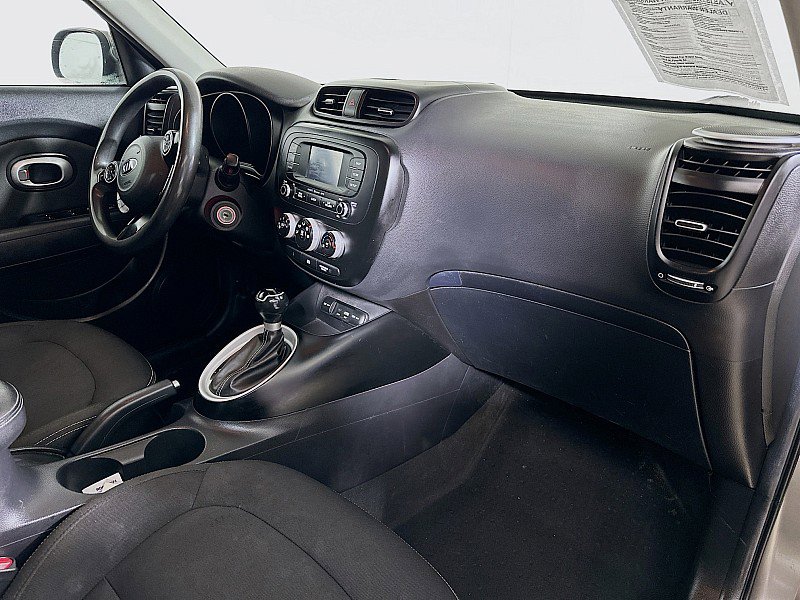 Used 2016 Kia Soul + image 28