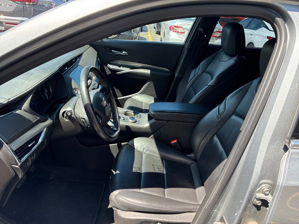 Used 2023 Cadillac XT4 Premium Luxury AWD/4WD image 17