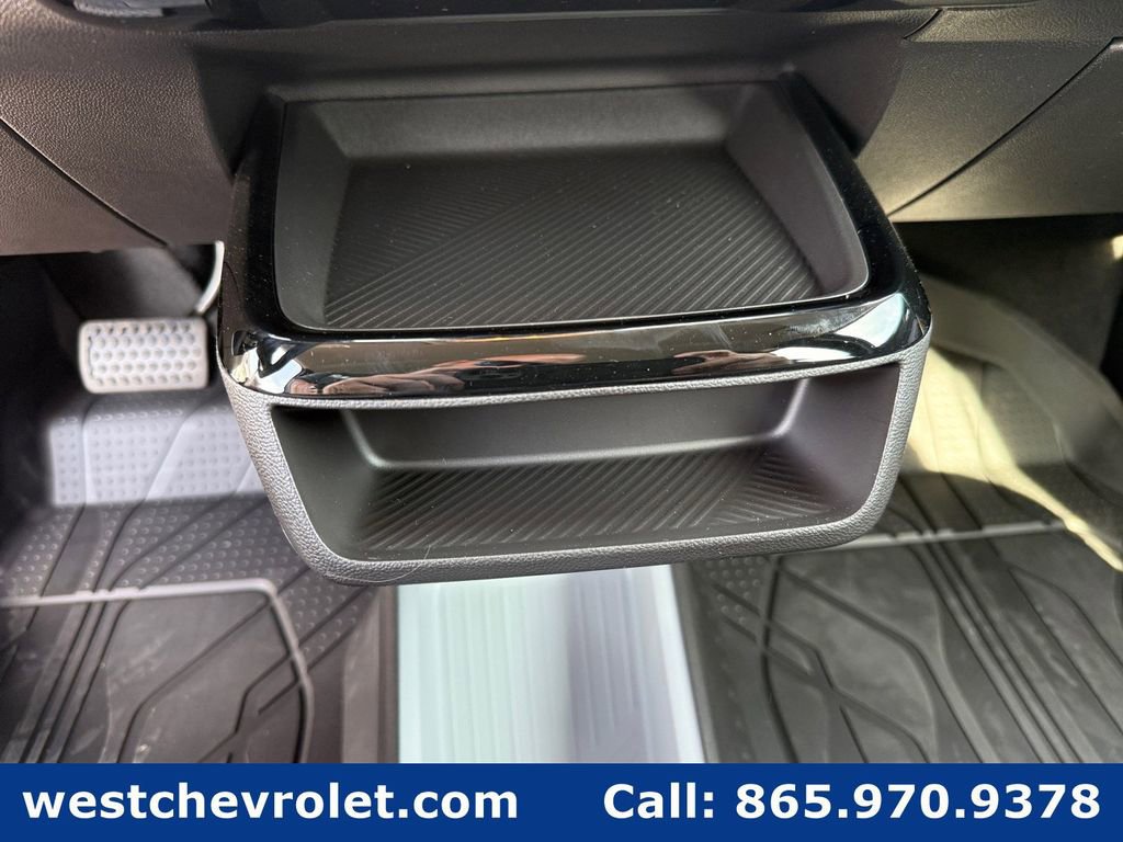 New 2027 Chevrolet Bolt LT w/ Comfort Package FWD image 21