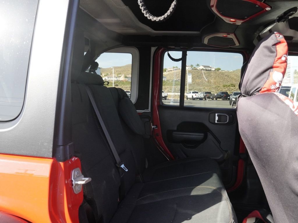Used 2024 Jeep Wrangler Unlimited AWD/4WD image 24