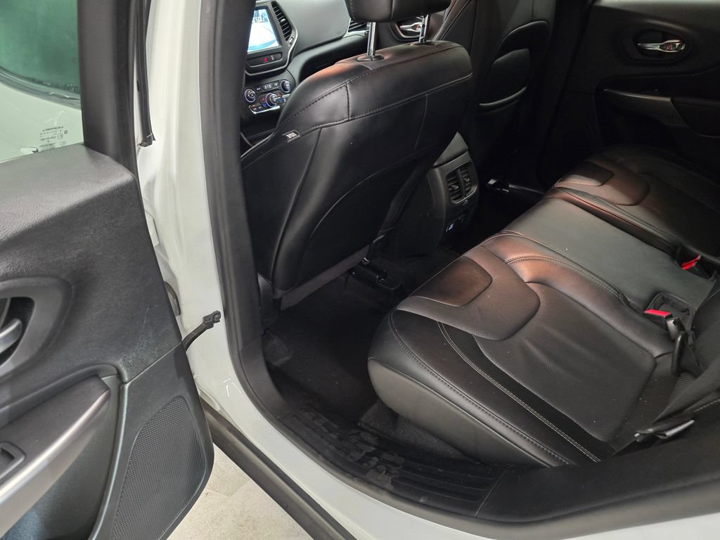 Certified 2022 Jeep Cherokee Latitude Lux FWD image 30