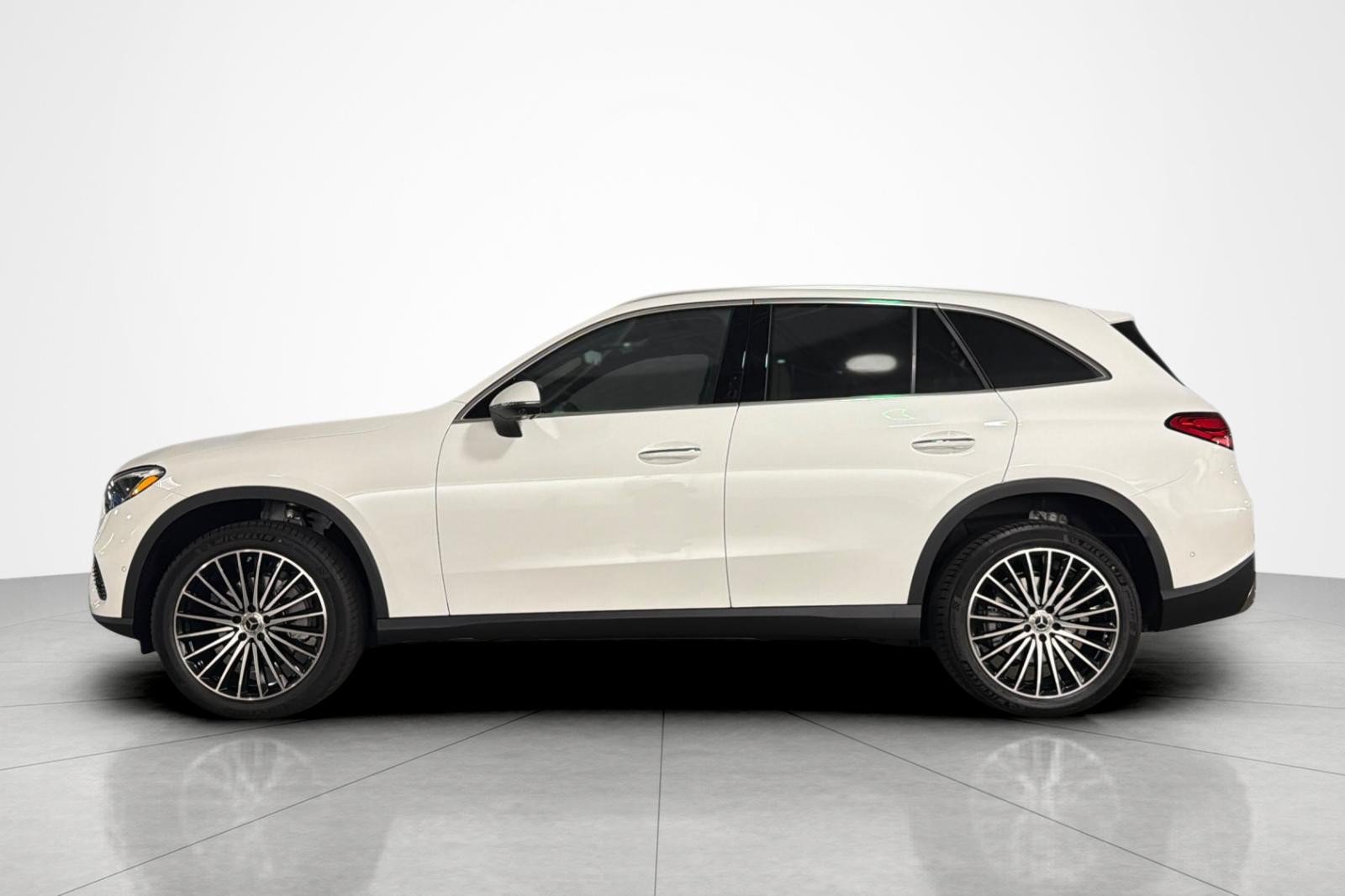 New 2027 Mercedes-Benz GLC 300 image 2
