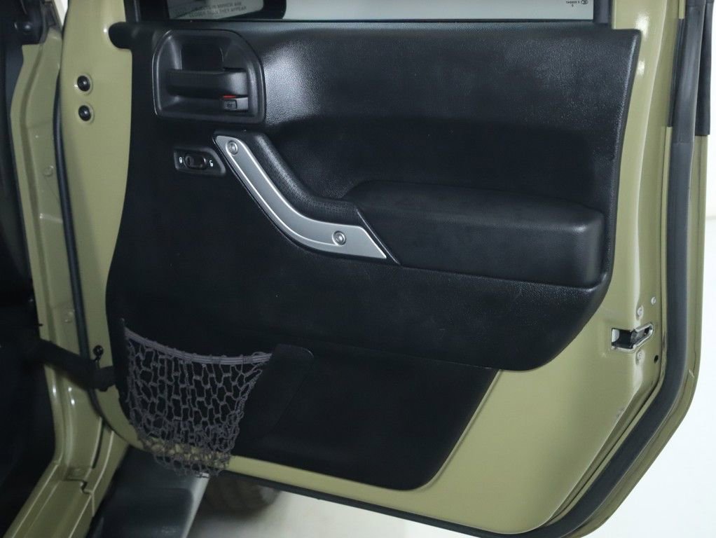 Used 2013 Jeep Wrangler Unlimited Sahara w/ Connectivity Group image 30