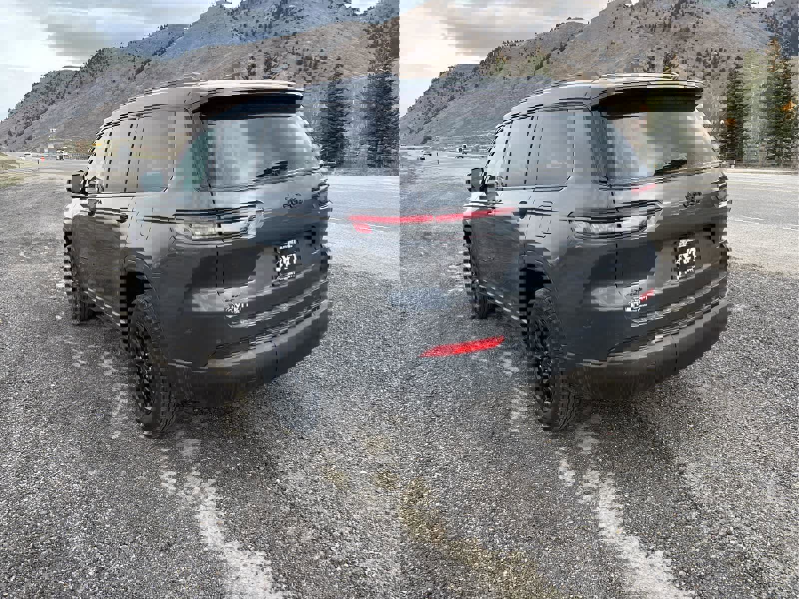 New 2025 Jeep Grand Cherokee L Altitude image 33