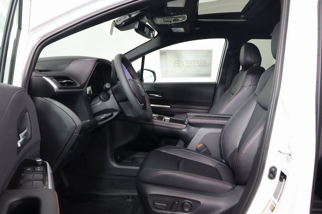 New 2026 Toyota Sienna XSE FWD image 5