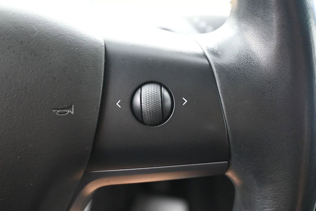 Used 2018 Tesla Model 3 Long Range RWD image 23