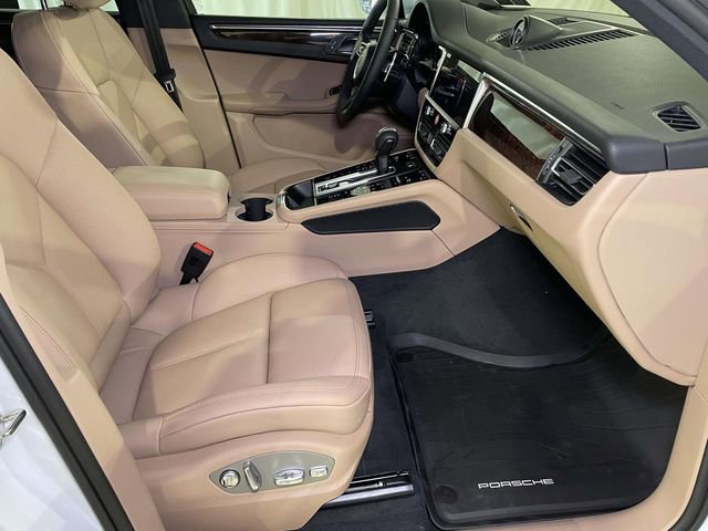 New 2026 Porsche Macan image 23
