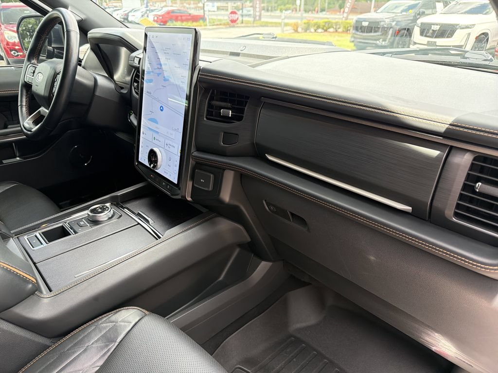 Used 2024 Ford Expedition Platinum RWD image 13