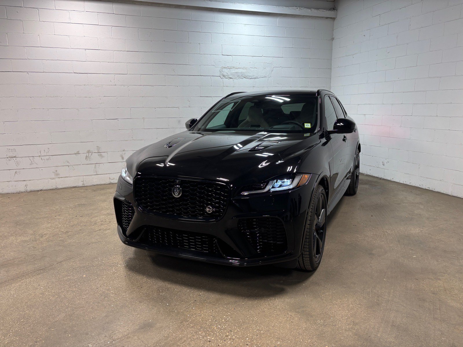 New 2026 Jaguar F-PACE SVR 575 Edition AWD/4WD image 2
