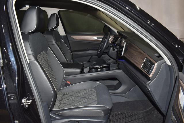 Used 2024 Volkswagen Atlas SEL Premium R-Line image 29