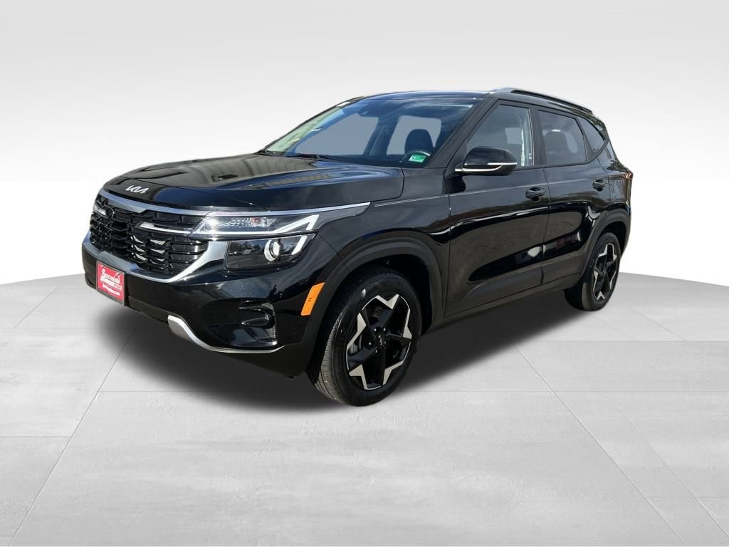 Certified 2025 Kia Seltos S image 2