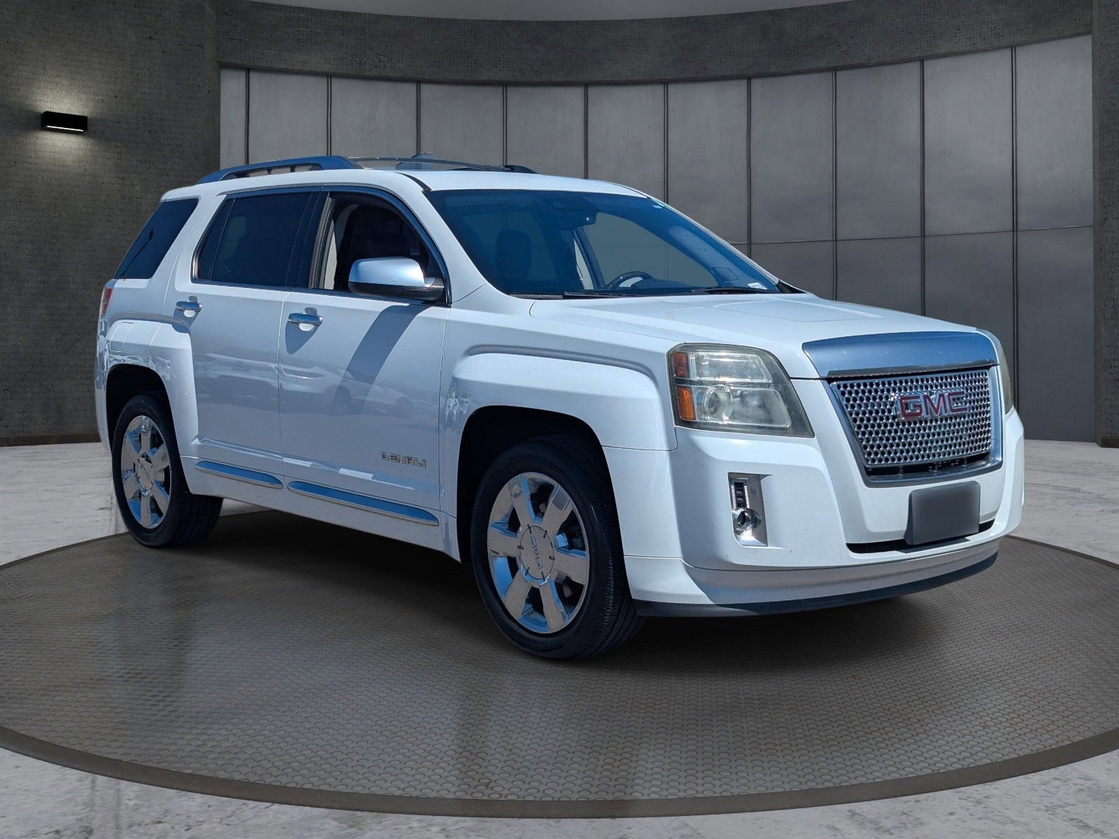 Used 2015 GMC Terrain Denali w/ Cargo Package image 8