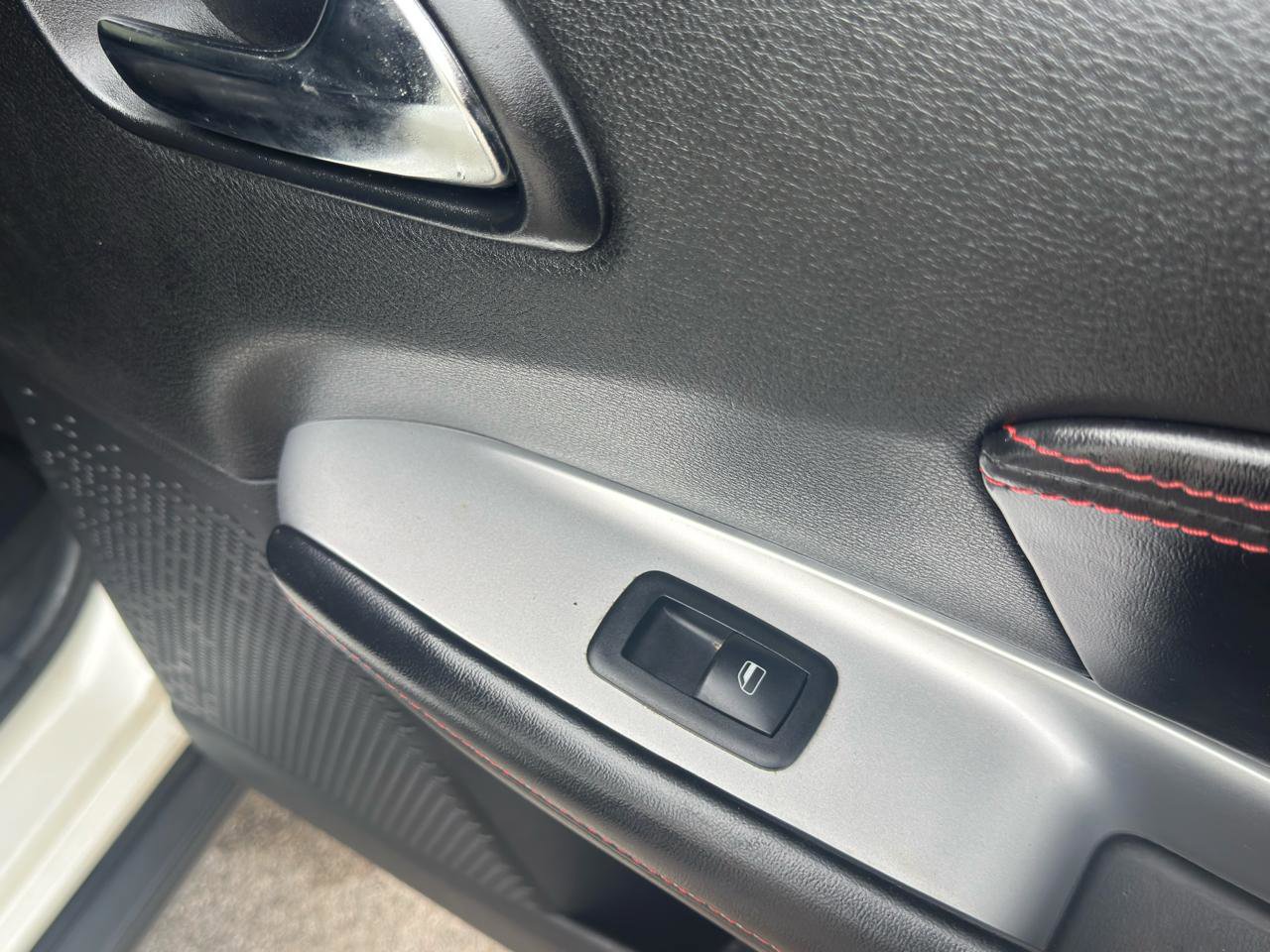 Used 2012 Dodge Journey R/T w/ Flexible Seating Group image 33