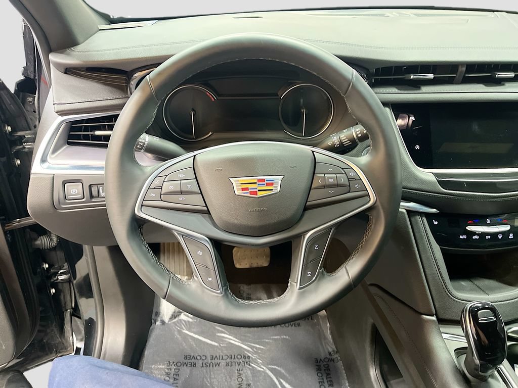 Used 2025 Cadillac XT5 Luxury AWD/4WD image 11