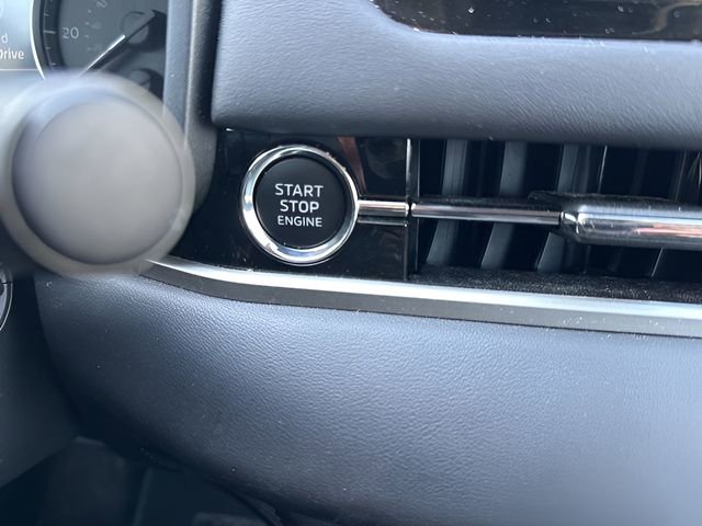 Used 2025 Mitsubishi Outlander SE image 21