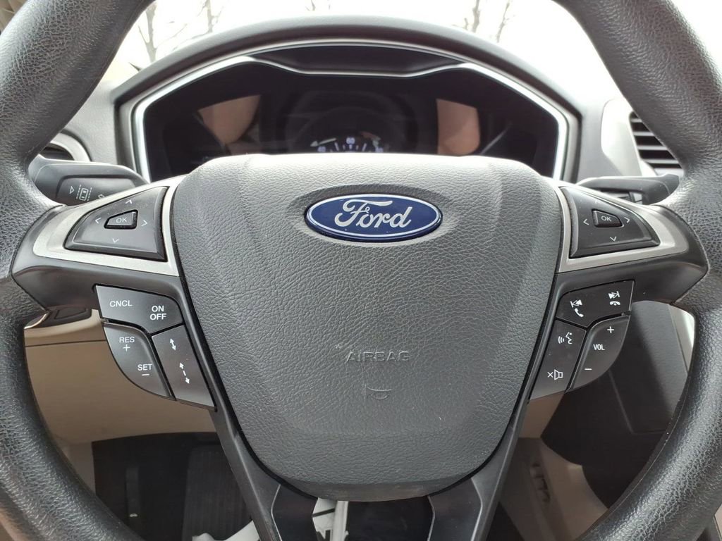 Used 2019 Ford Fusion SE image 20