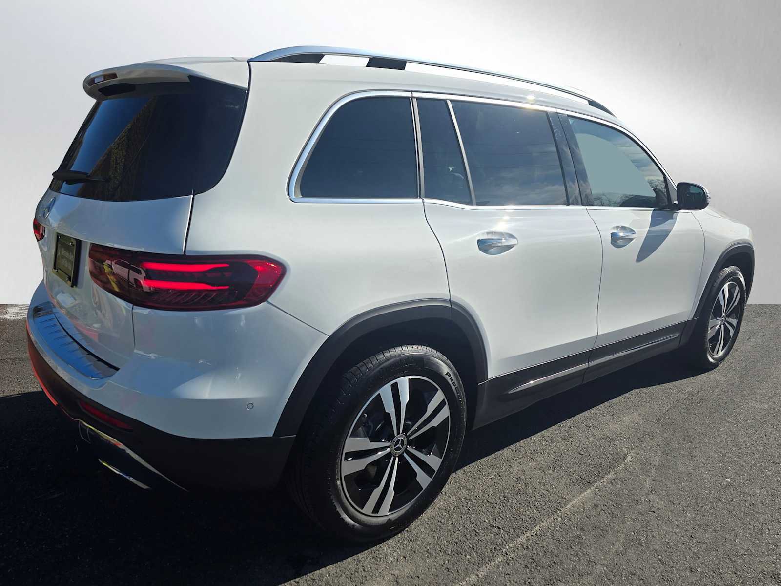 Used 2025 Mercedes-Benz GLB 250 GLB 250 image 3