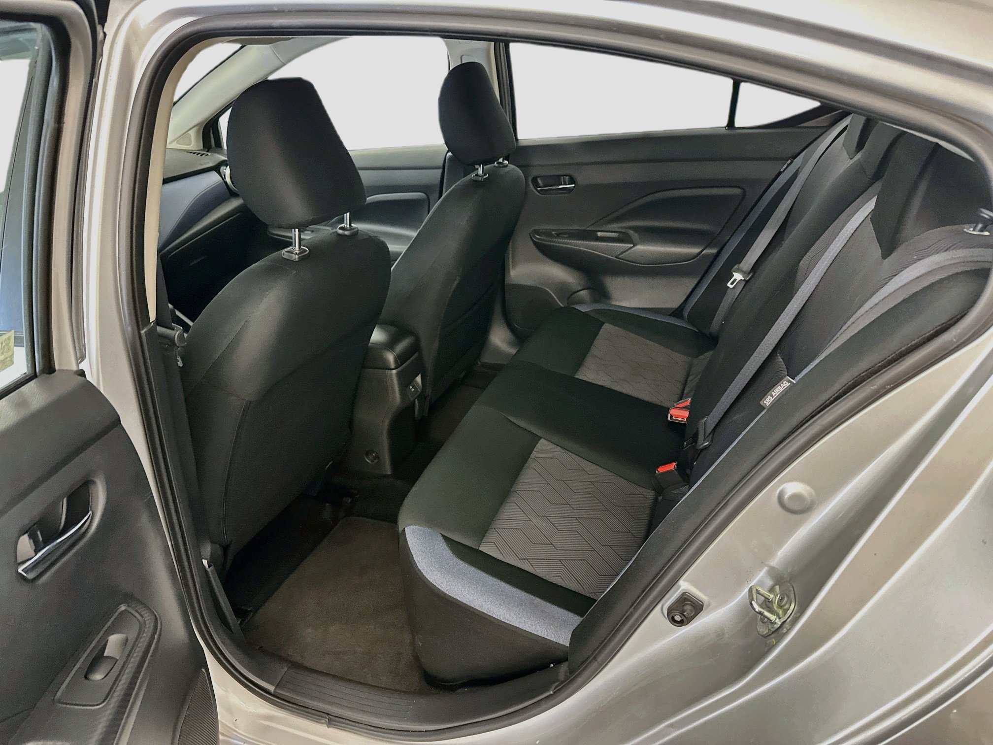 Used 2024 Nissan Versa SV FWD image 28
