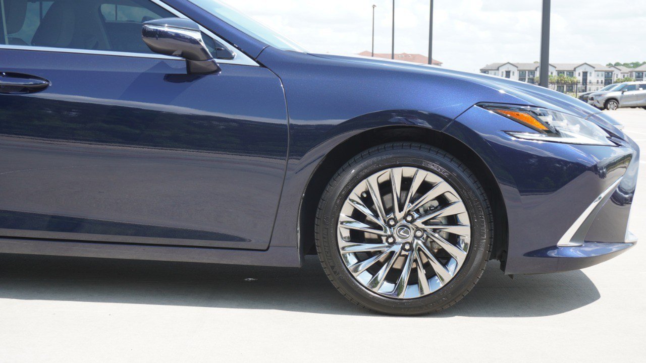 Certified 2025 Lexus ES 350 Ultra Luxury FWD image 9