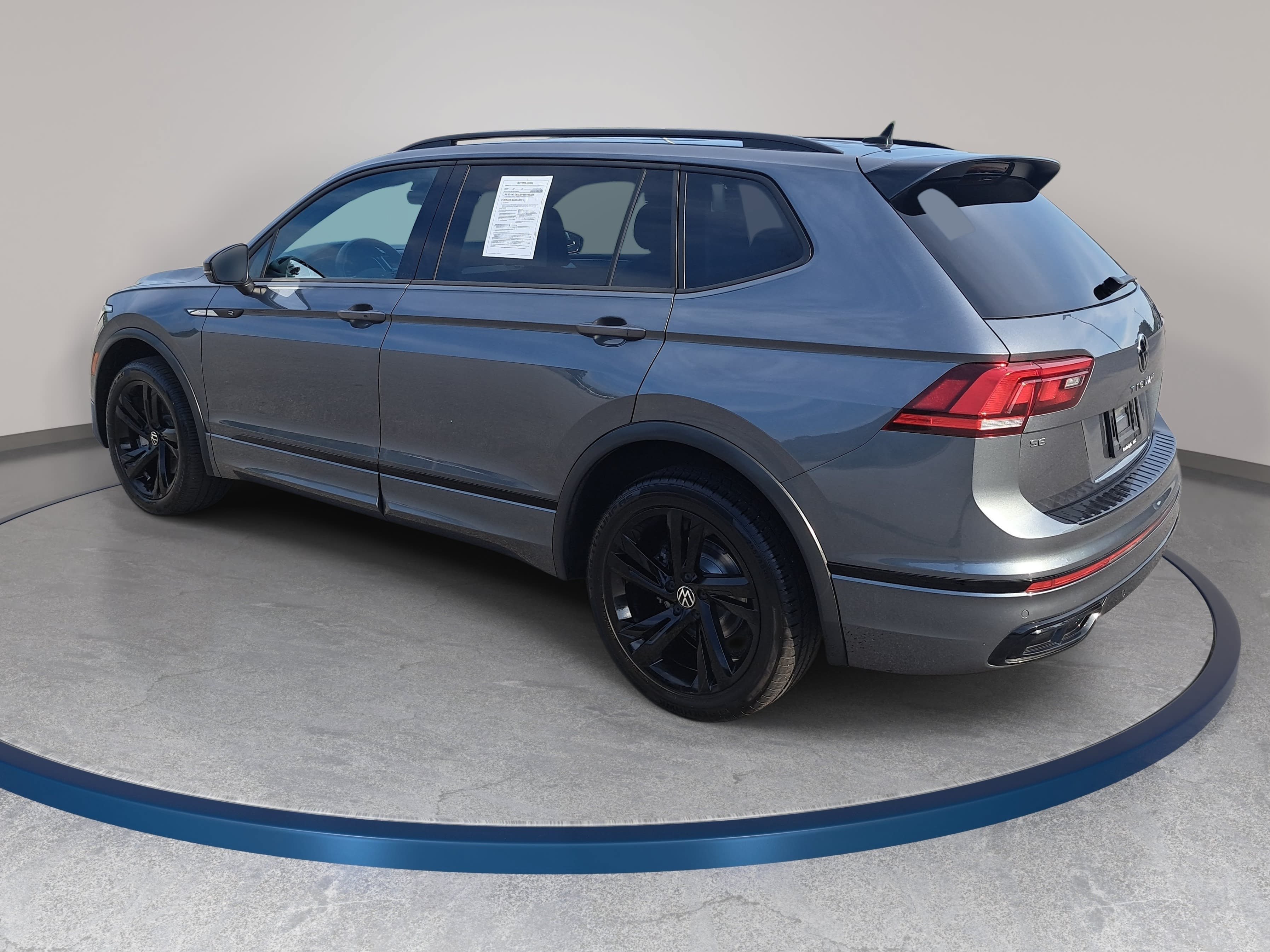 Used 2023 Volkswagen Tiguan SE R-Line FWD image 7