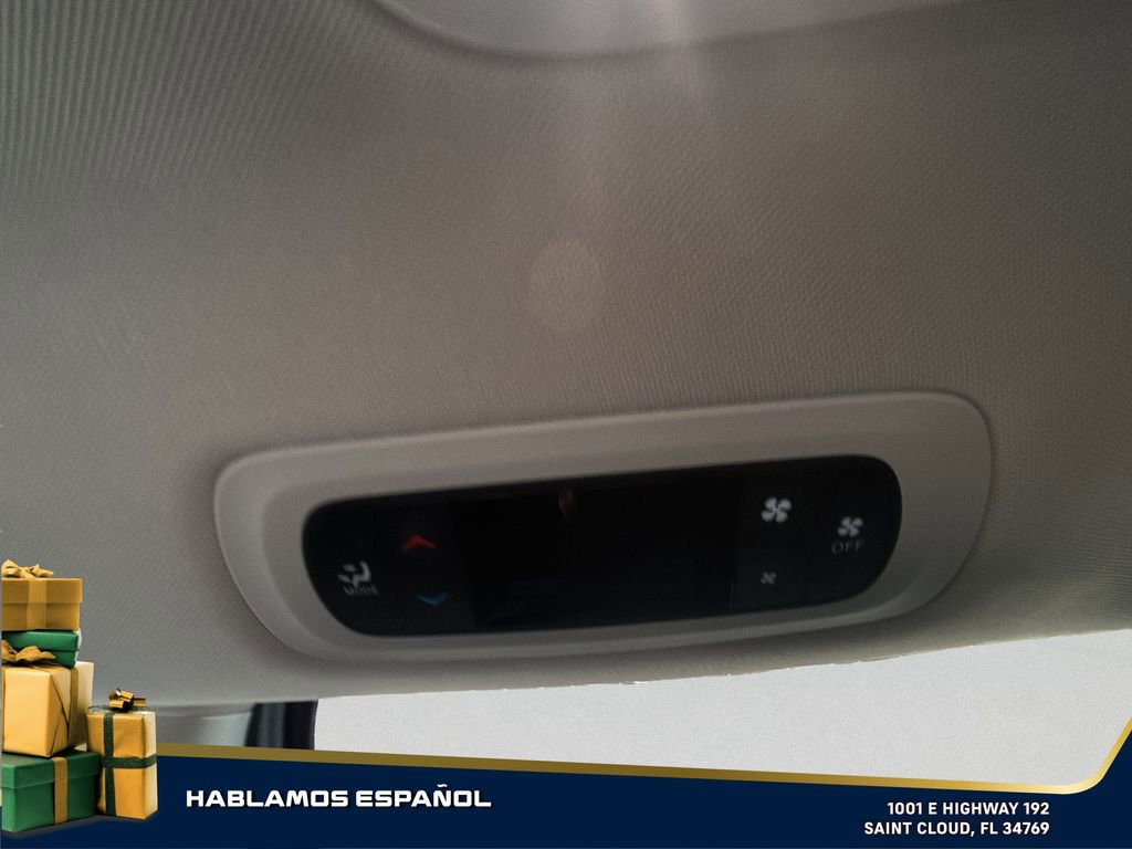 Used 2022 Chrysler Voyager LX image 26