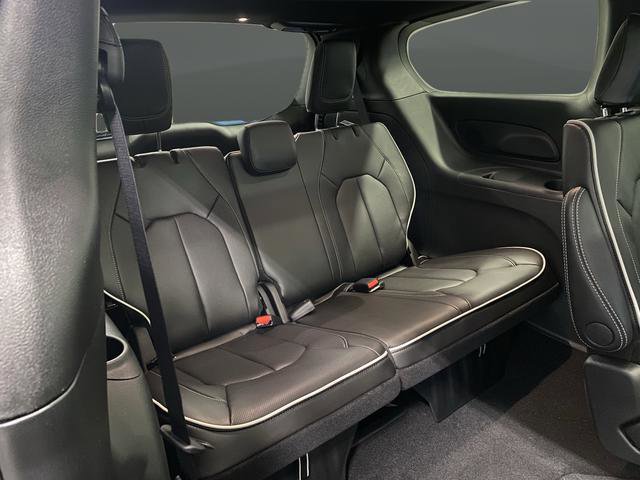 New 2026 Chrysler Pacifica Limited w/ S Appearance Package image 36