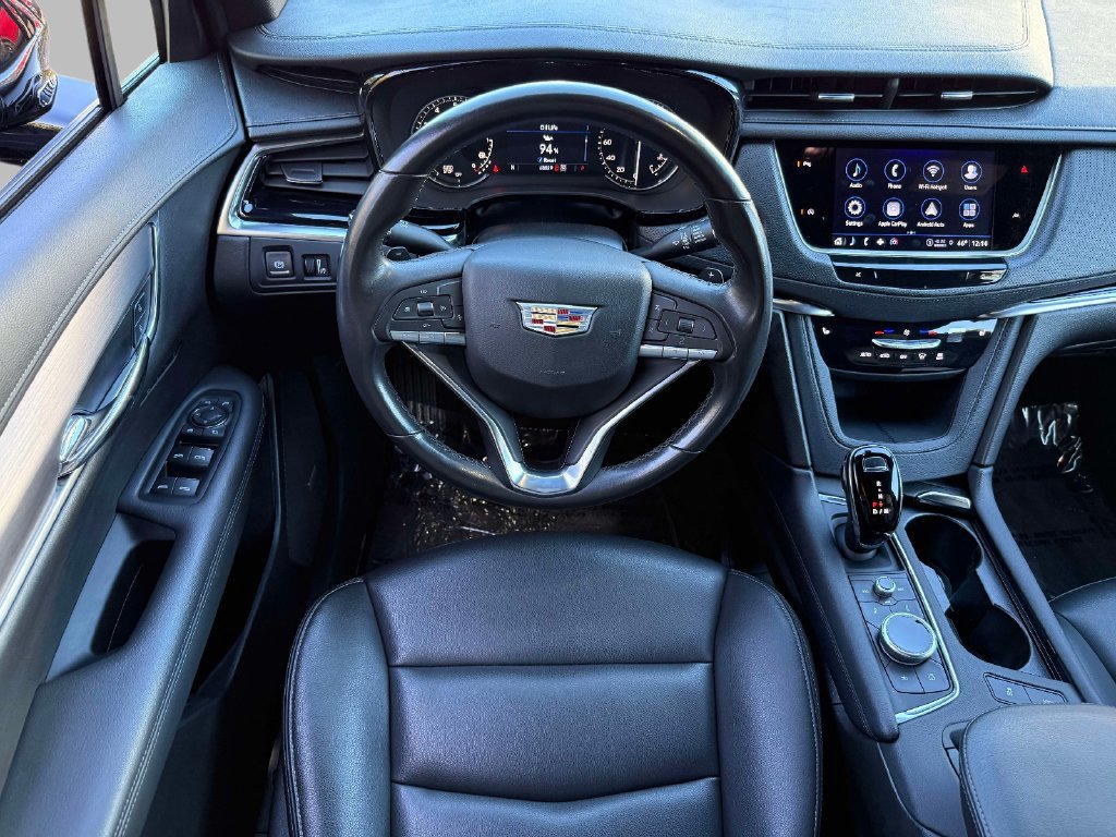 Used 2025 Cadillac XT6 Luxury AWD/4WD image 4