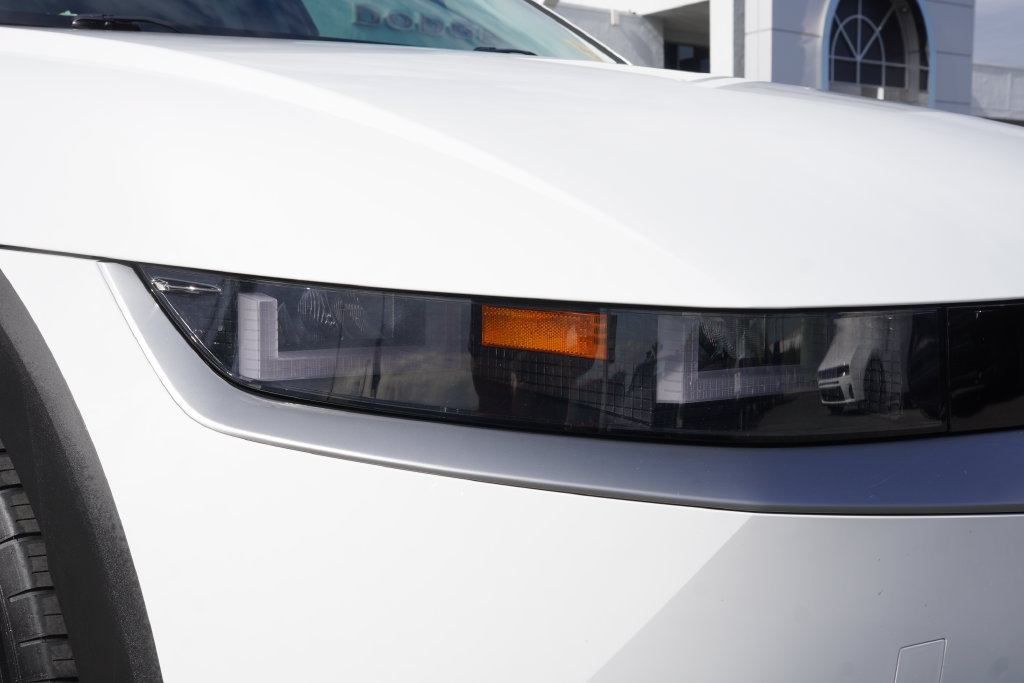 Used 2024 Hyundai Ioniq 5 SE RWD image 12