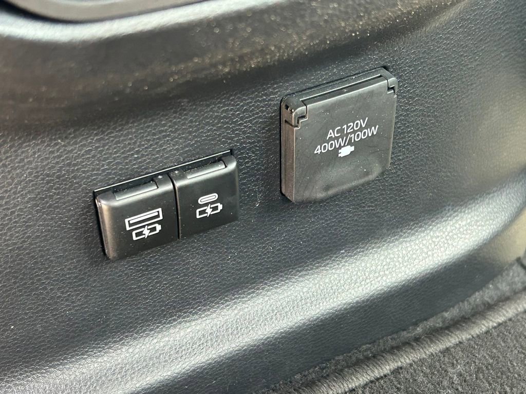 Used 2025 Toyota Tundra Limited image 23