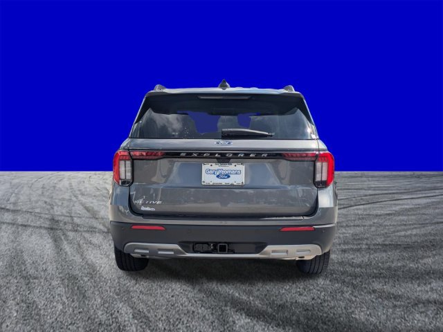 Certified 2026 Ford Explorer Active w/ Active Comfort Package RWD image 5