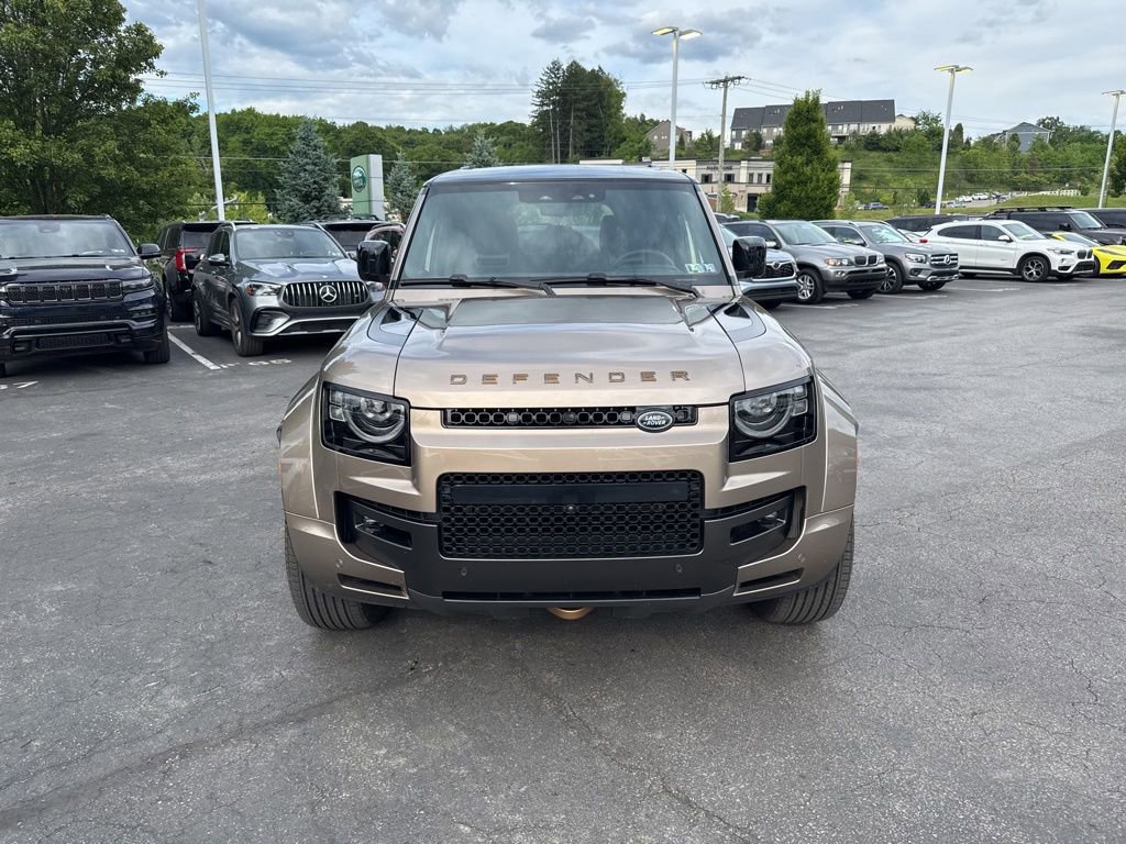Used 2025 Land Rover Defender 110 AWD/4WD image 2