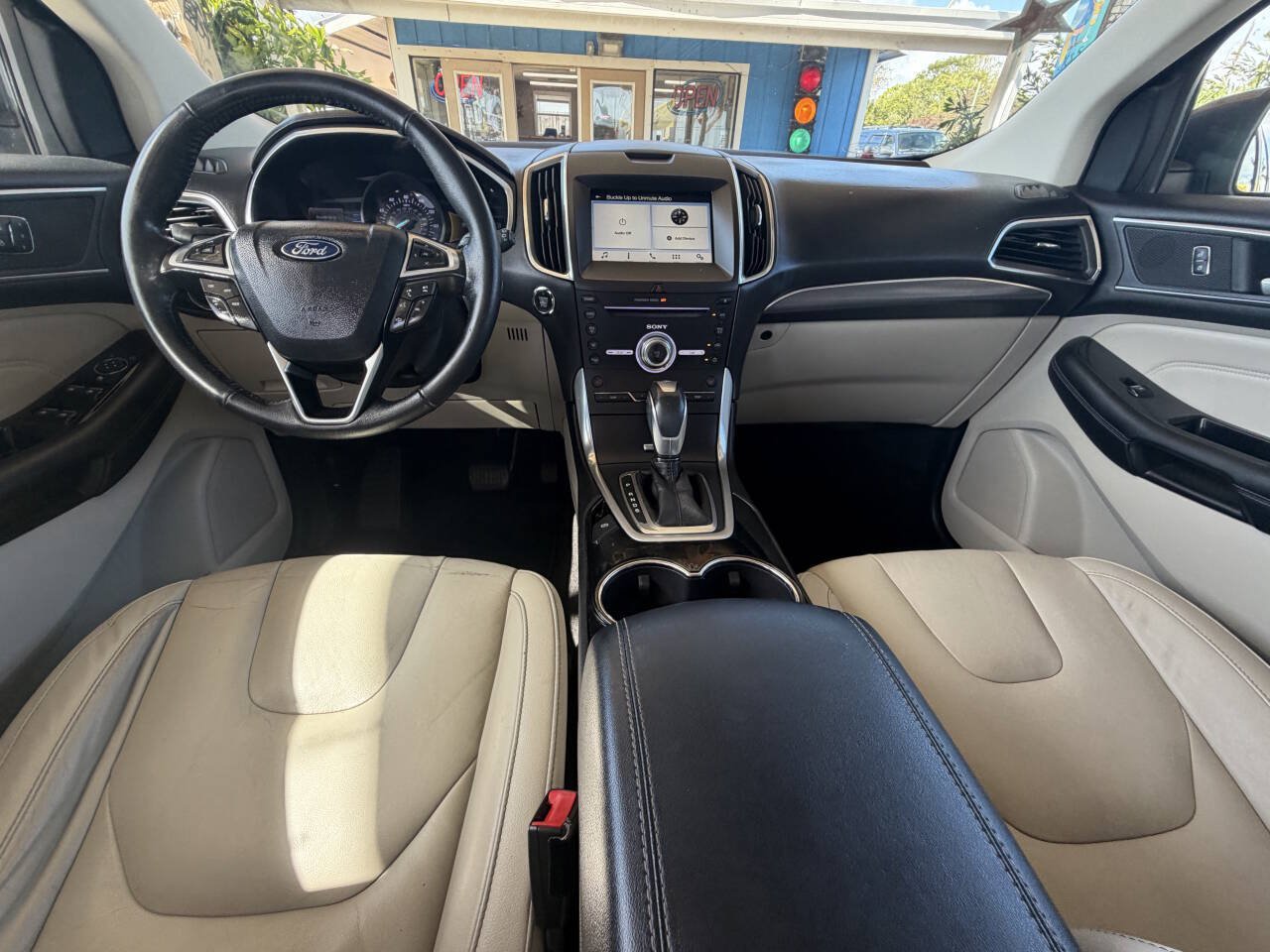 Used 2018 Ford Edge Titanium FWD image 16