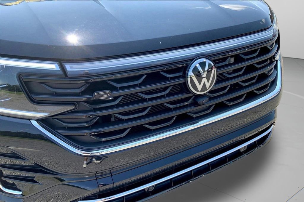 Used 2024 Volkswagen Atlas Cross Sport SEL Premium R-Line image 31