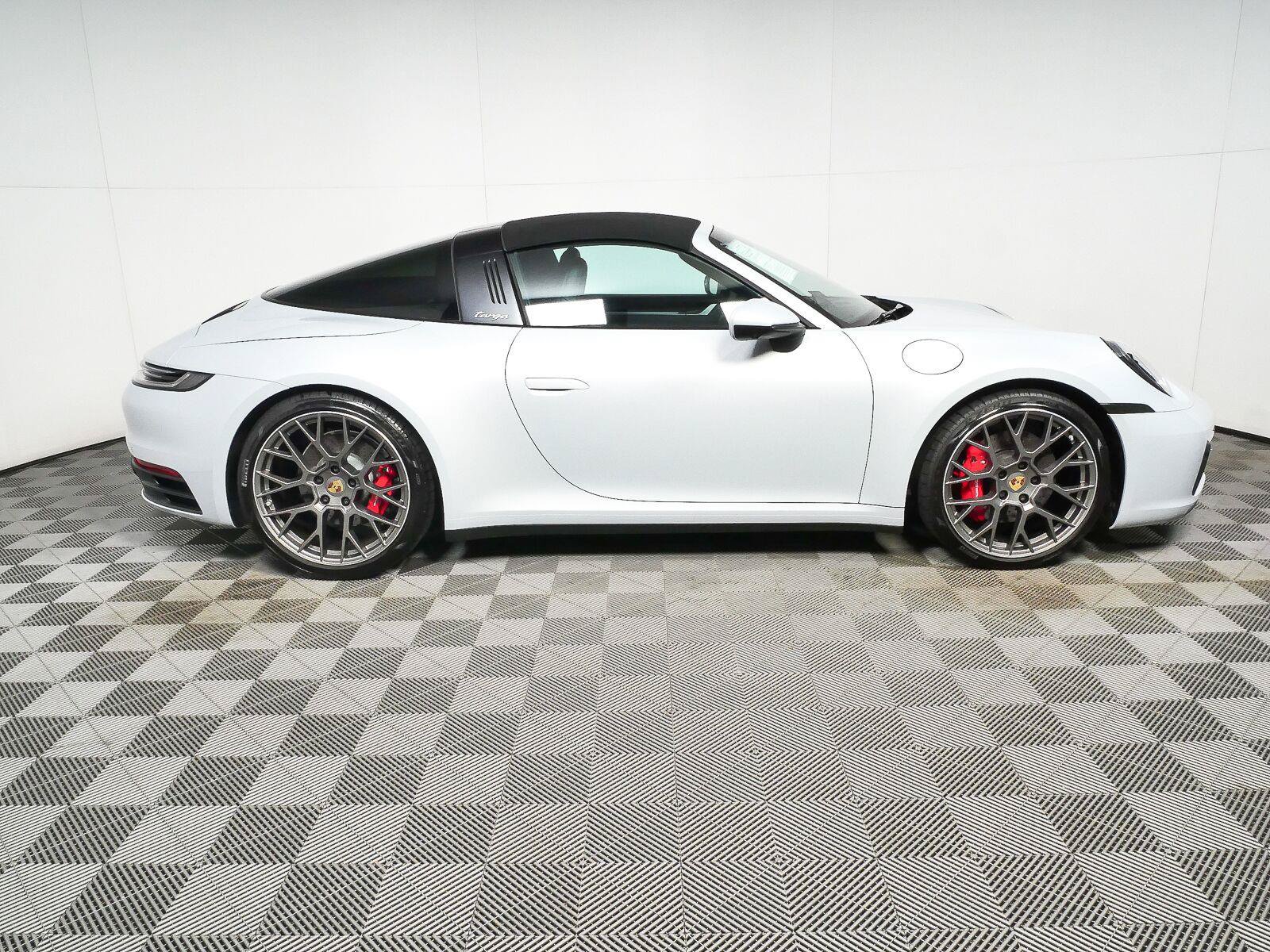 Certified 2024 Porsche 911 Targa 4S w/ Premium Package AWD/4WD image 26