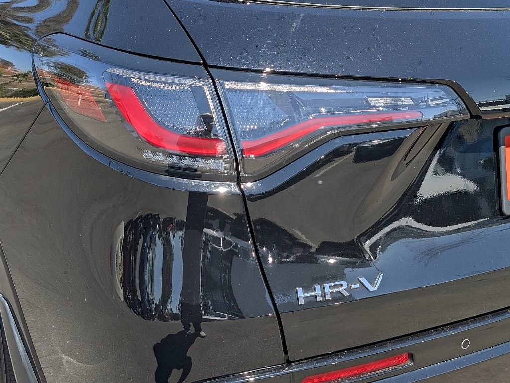 Used 2026 Honda HR-V EX-L image 12