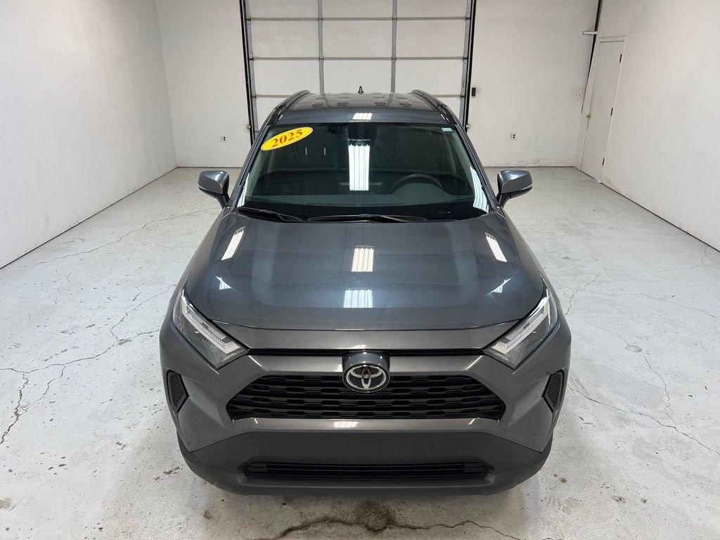 Used 2025 Toyota RAV4 LE AWD/4WD image 7