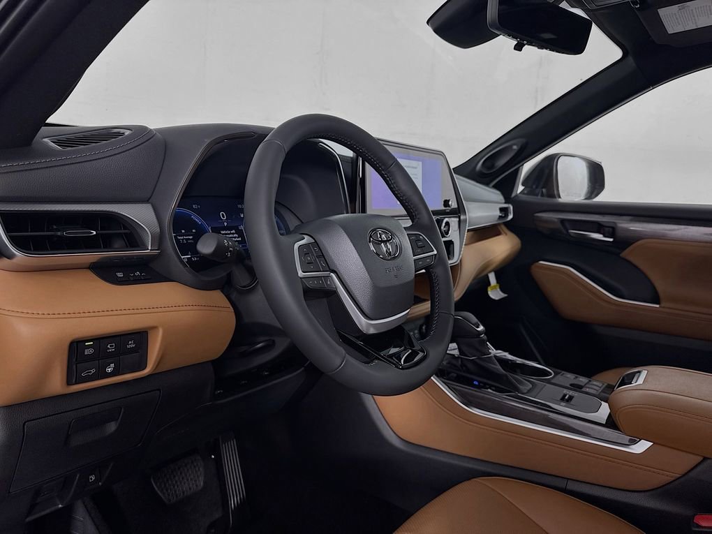 New 2026 Toyota Highlander Platinum AWD/4WD image 13
