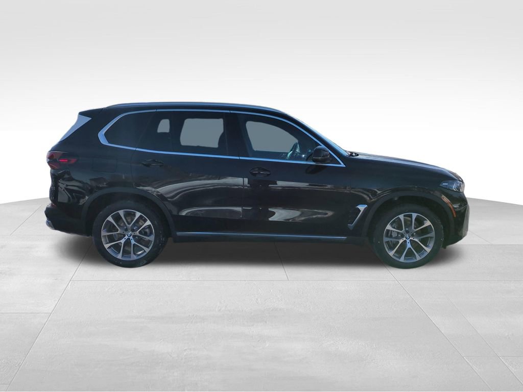 New 2026 BMW X5 xDrive40i w/ Premium Package image 3