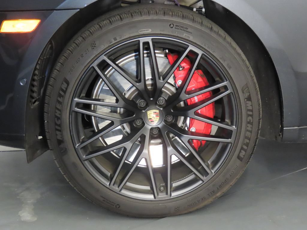 Certified 2026 Porsche Macan GTS AWD/4WD image 11
